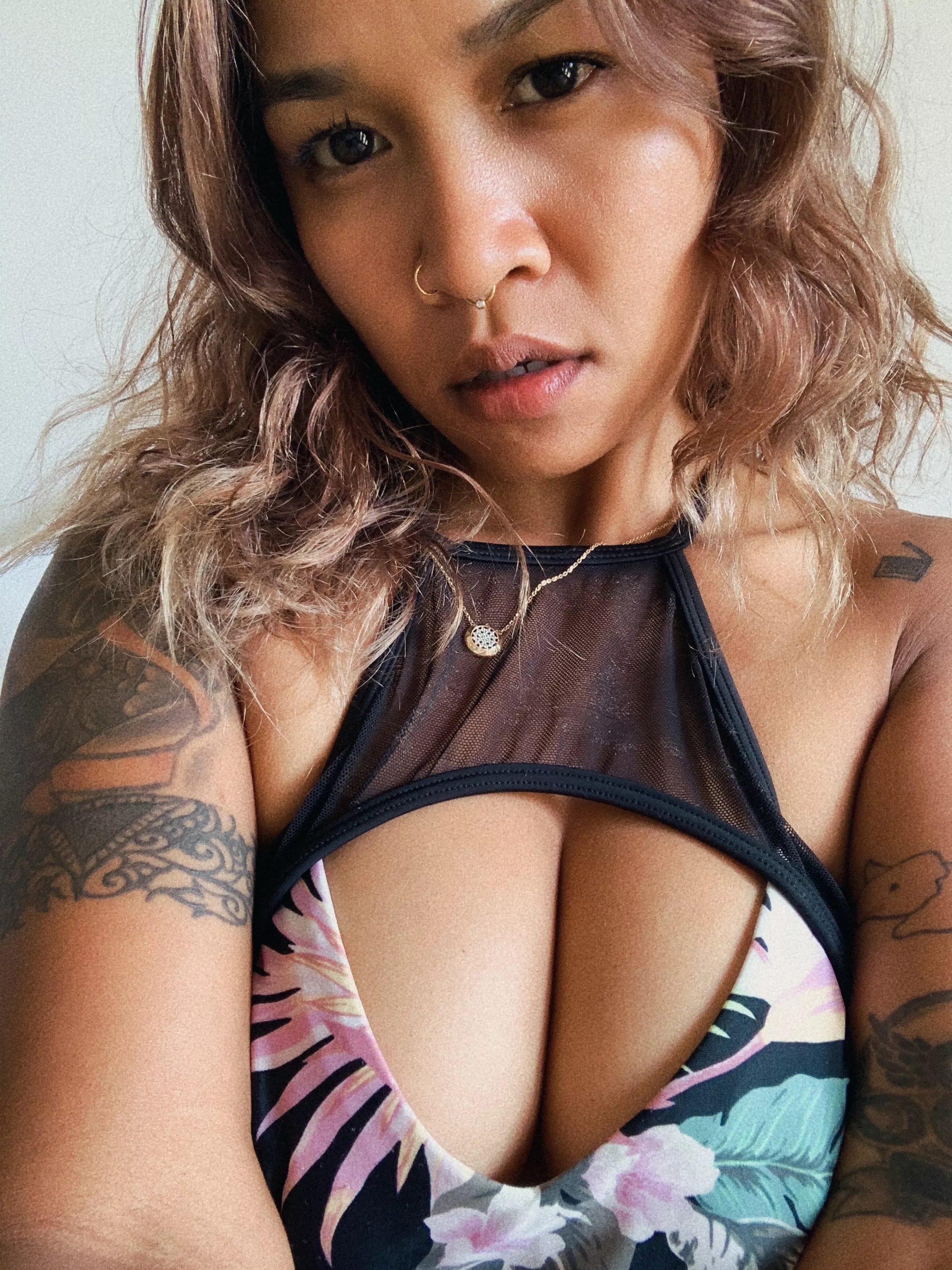 Just wanted to show off my sexy cleavage 🥰