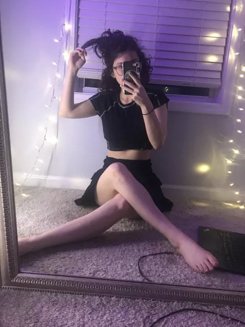 Late night selfie in my new skirt 😍