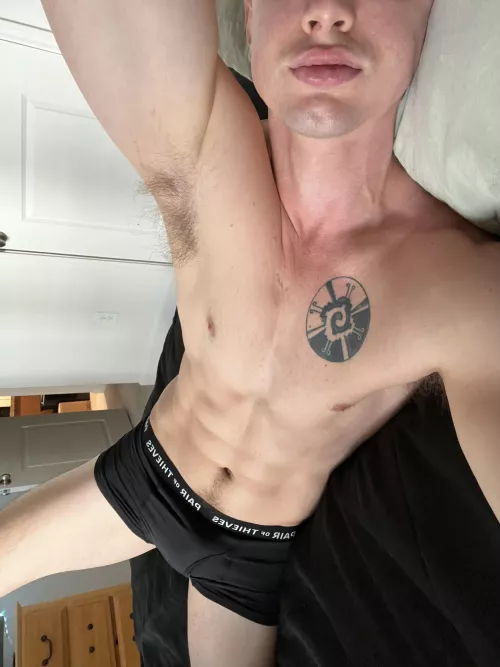 Love some black briefs 🖤