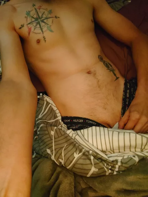 [M] 30 6'2 just get bored, let me know what you think 😆