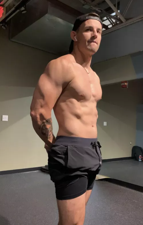 [m] 38, post heavy chest day