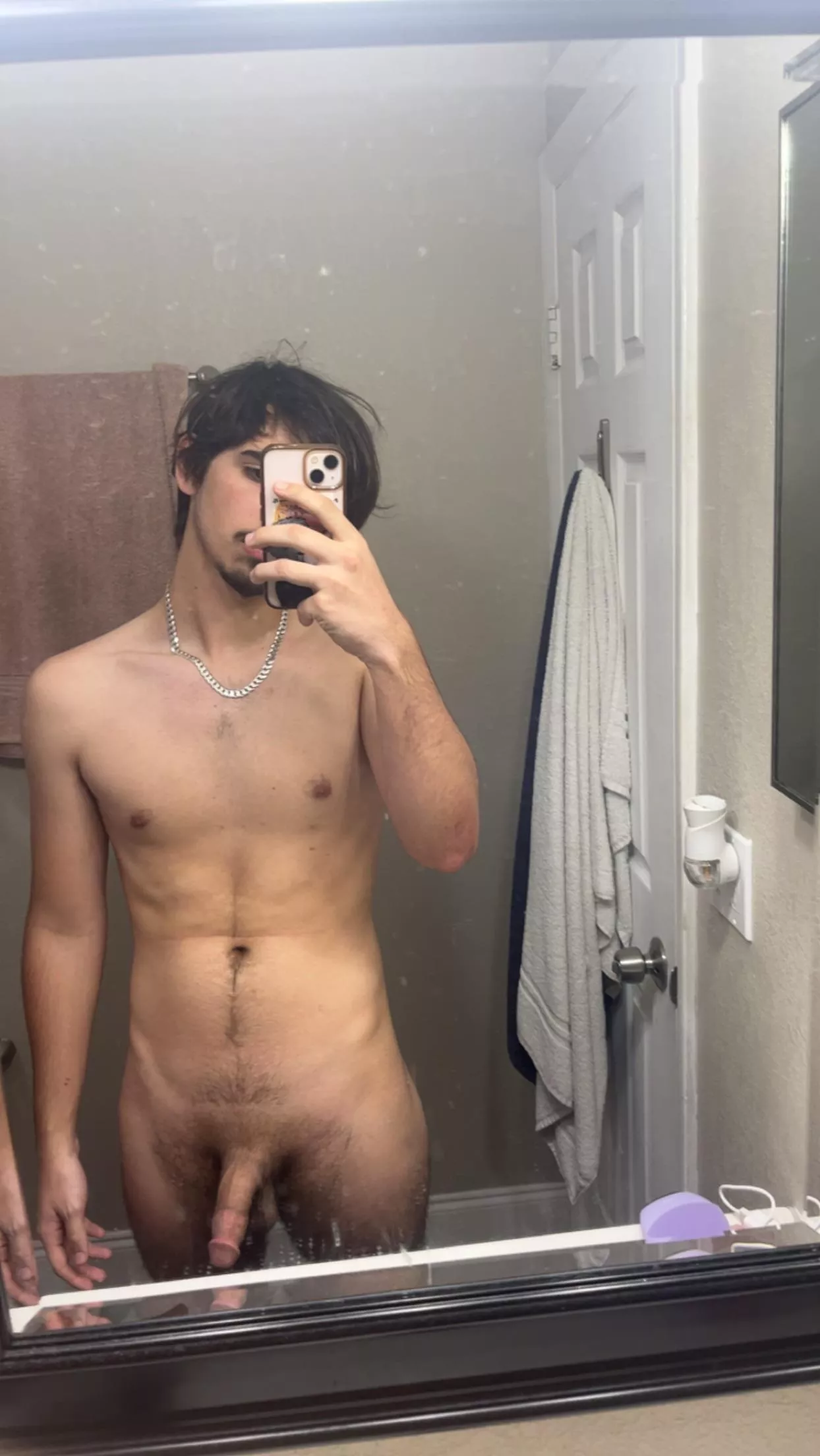 (M)19 6’ft looking for a females opinion