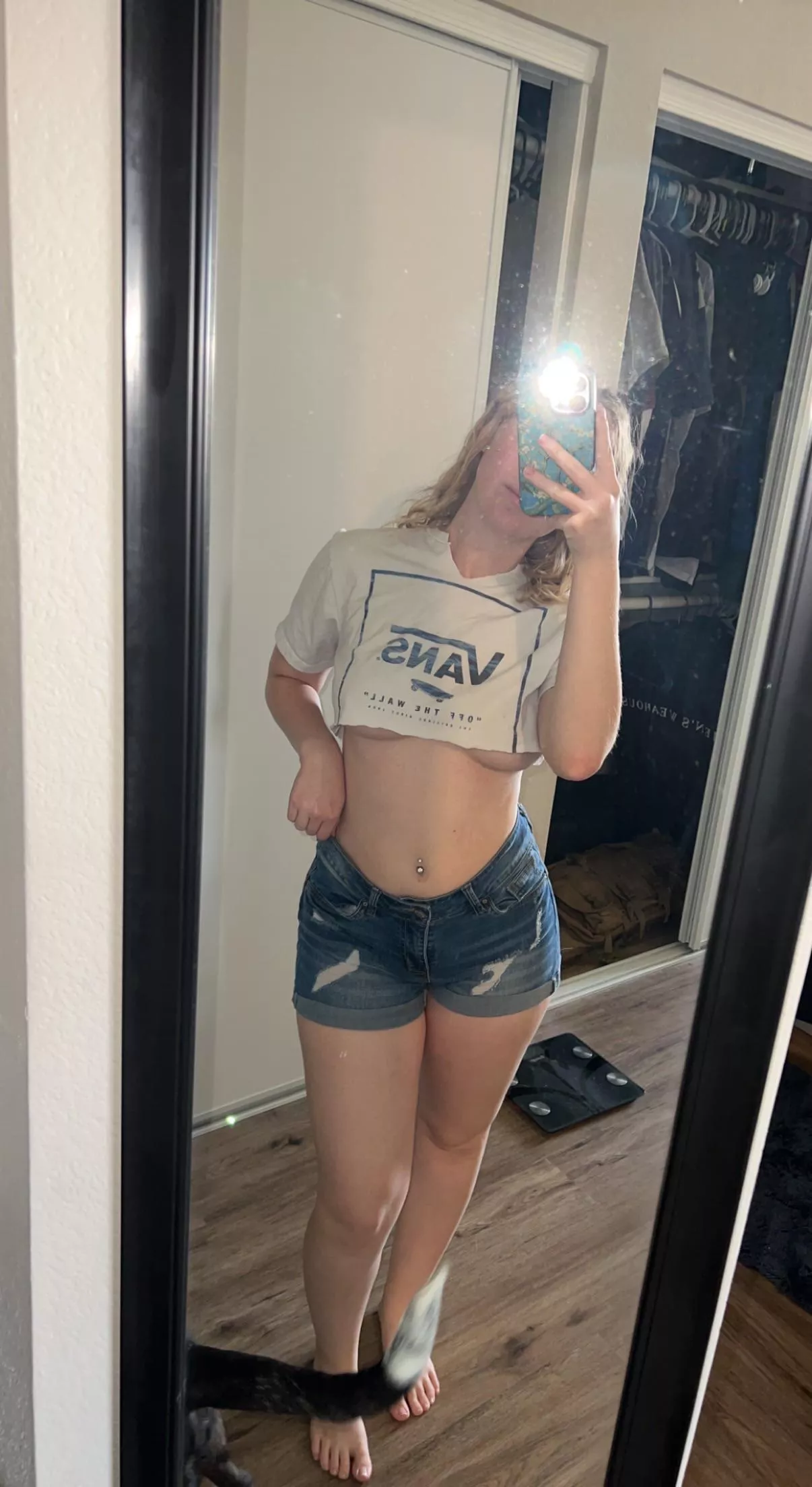 My first attempt at turning an old shirt into a crop top. A little choppy but I like it ☺️ [f]