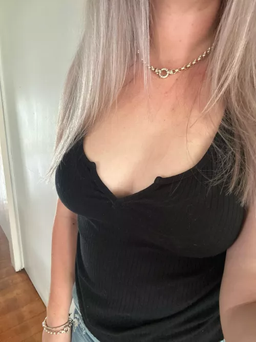 No bra day‼️‼️