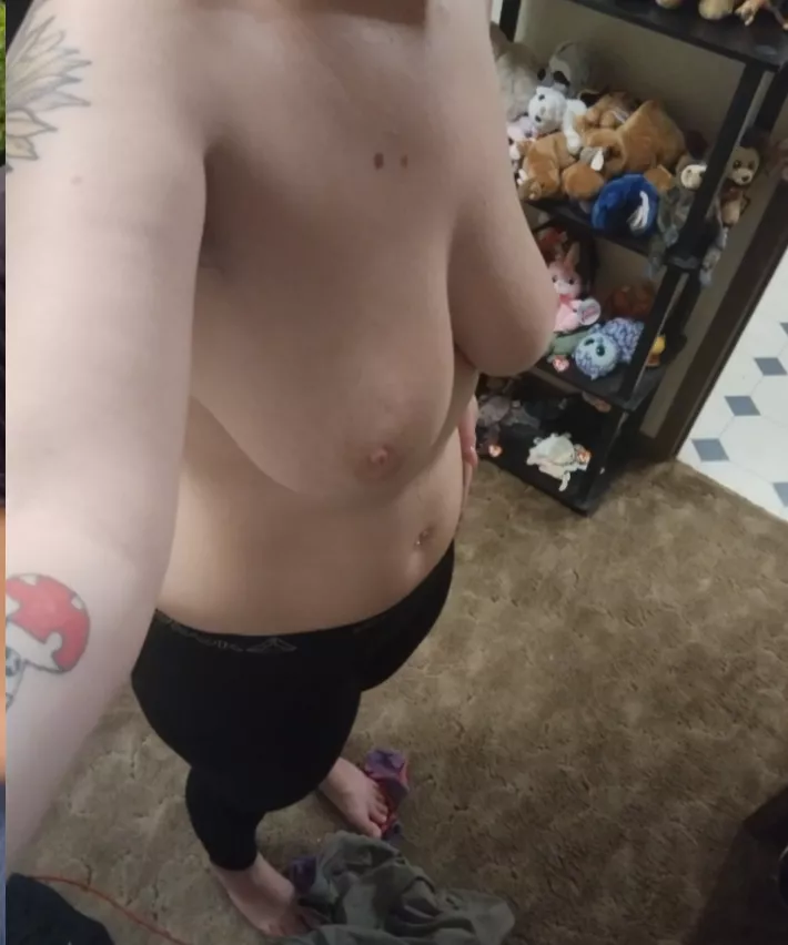 Post workout body. Lady want some tits (f)