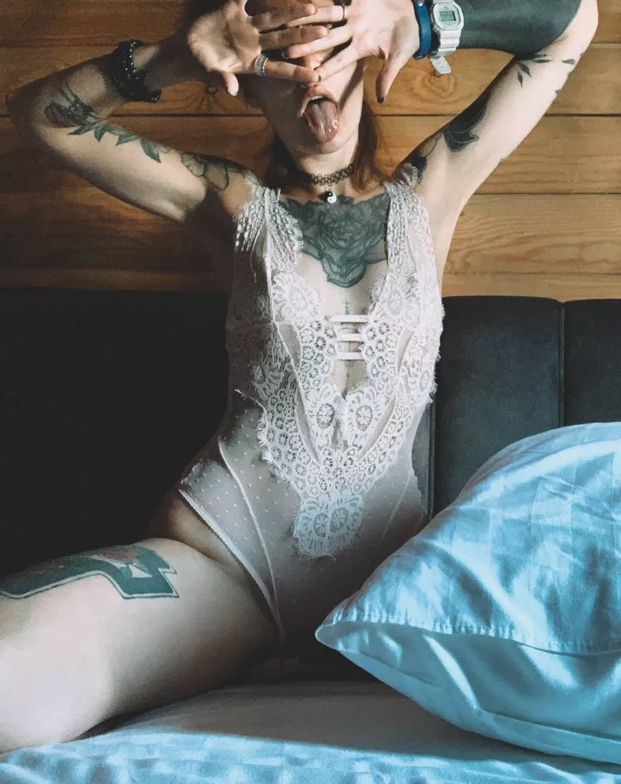 Ready for some hot play in bed 😏