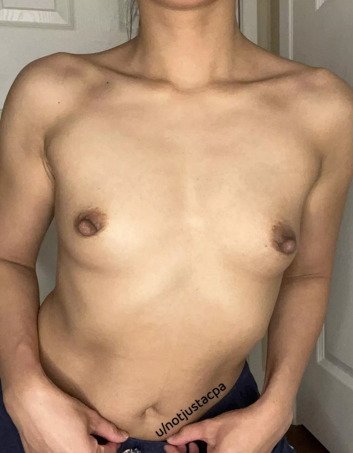 Shiny happy Filipina titties!