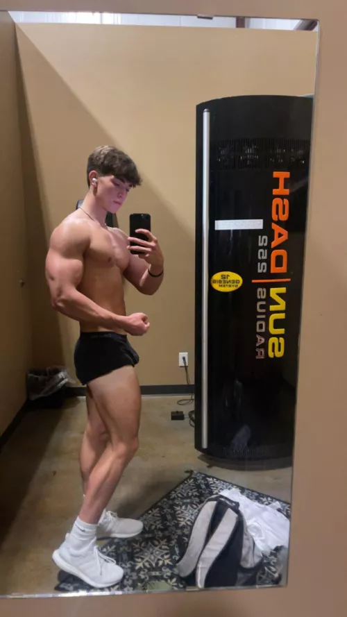 someone get on their knees and worship my cock