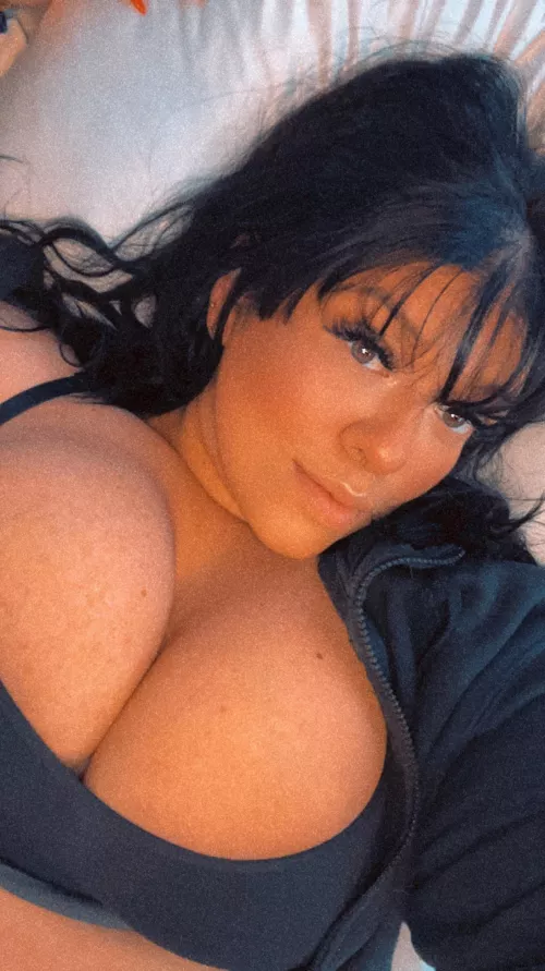 Well, I’m new to bangs and I’m obsessed with them so far. 😏