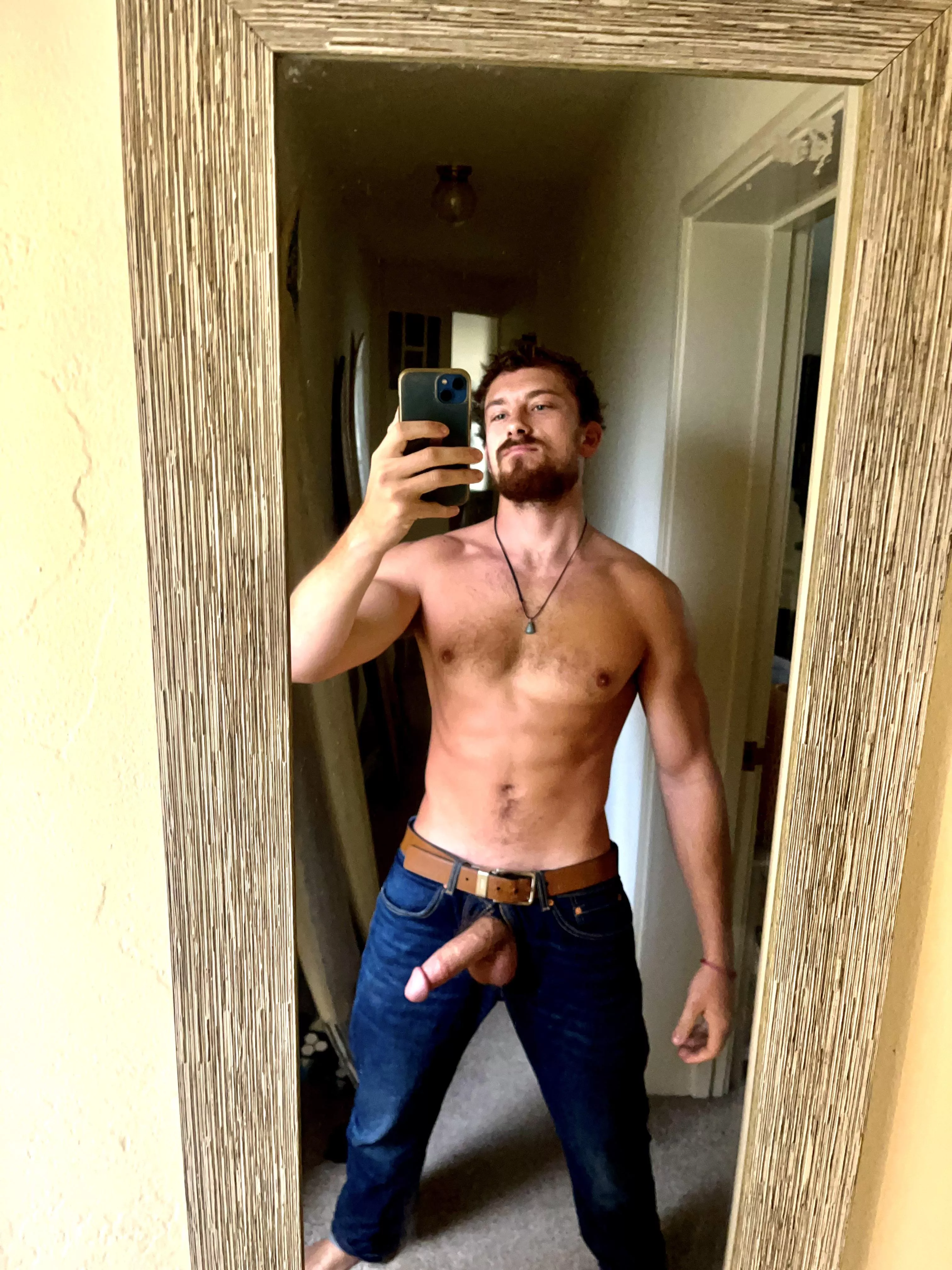 Who’s coming to work with me? 👷🏽‍♂️