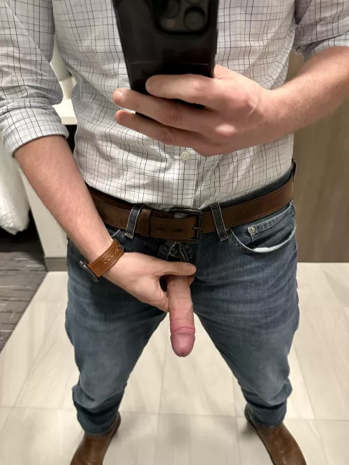 [35] Long day at work. Any bros know a good way to wind down?