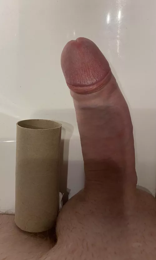 Anyone wanna compare🍆 be cocky, winner gets gf nudes and sextape💦