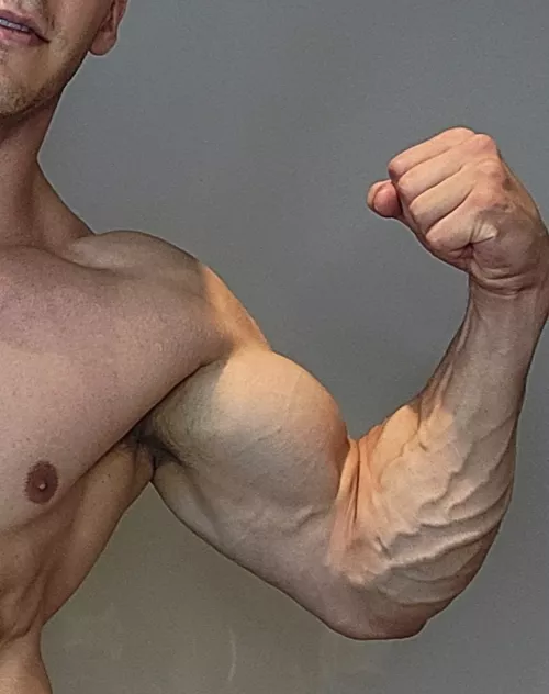 Do you like veins 😏..?