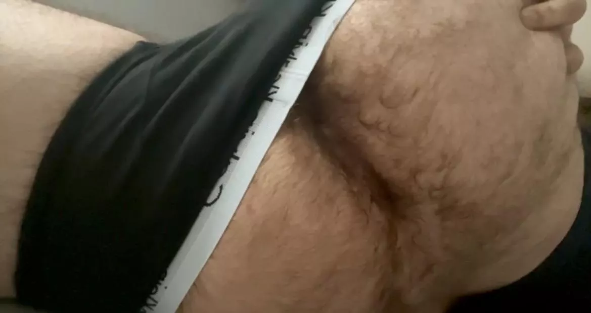 Embracing my hairy ass