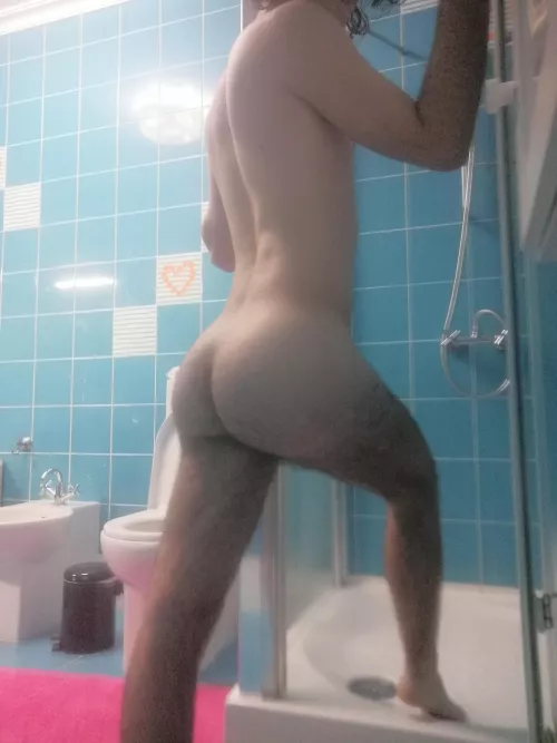 Gonna take a shower, wanna join?