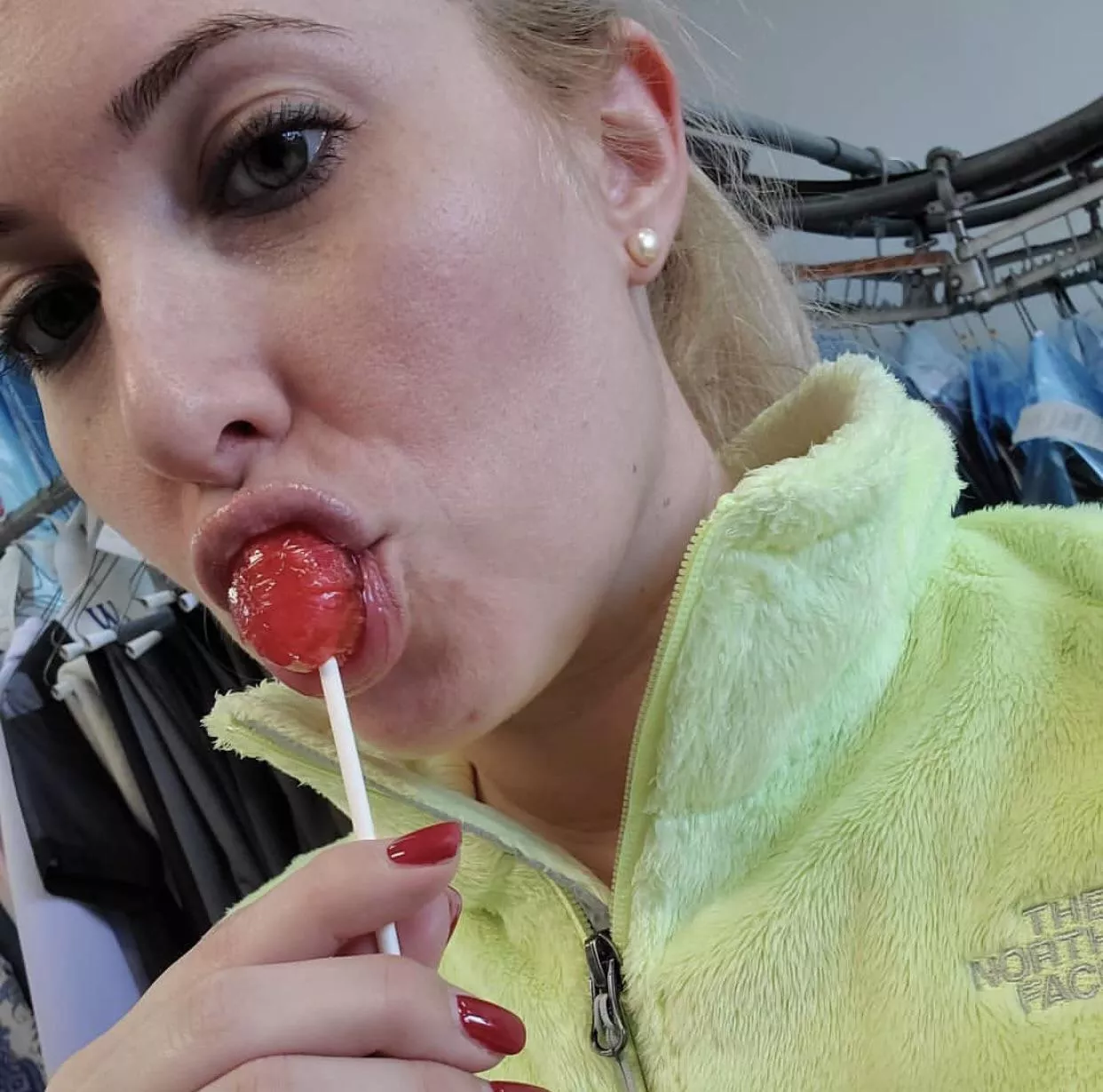 Hello guys!!😘 thanks for all the love! -Krissy