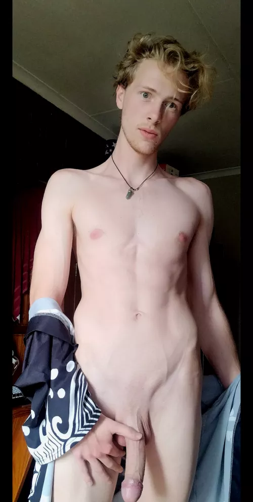 Hmm who lives my V line veins? 👾