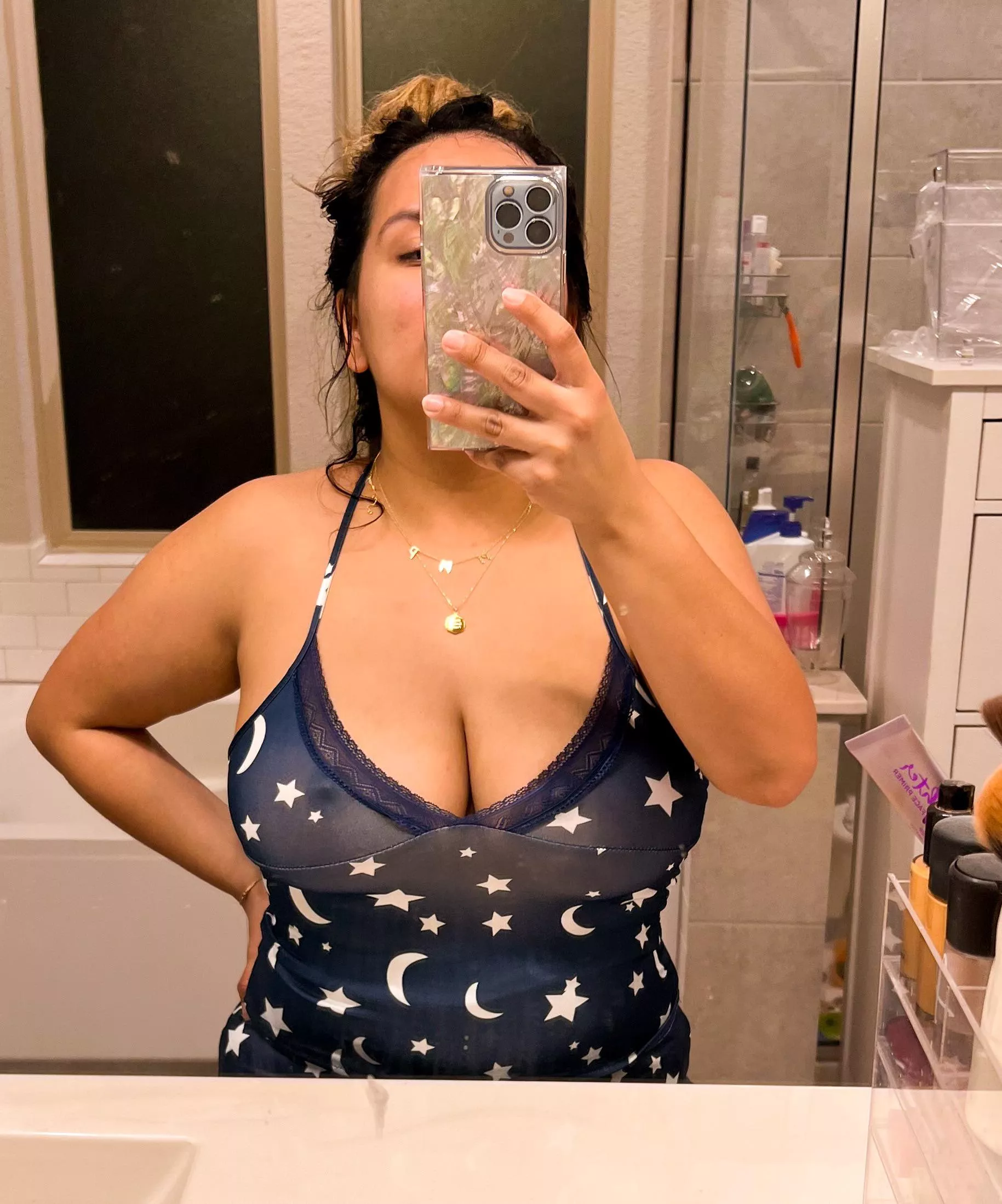 I didn’t think it was possible with navy blue top. But with just the right amount of lighting…