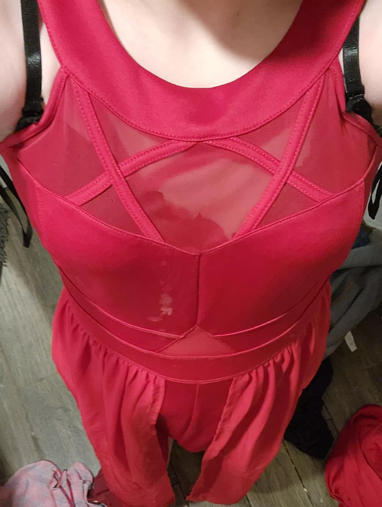 I got a BEAUTIFUL red dress🥰