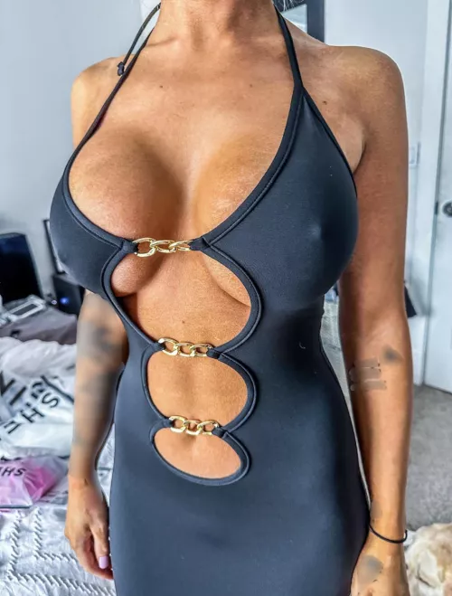 Is this to slutty for a mom 😜