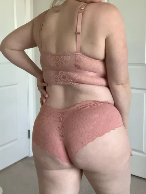 Just a mom trying to get your attention!