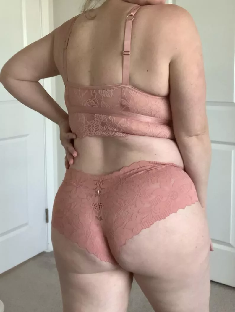 Just a mom trying to get your attention!