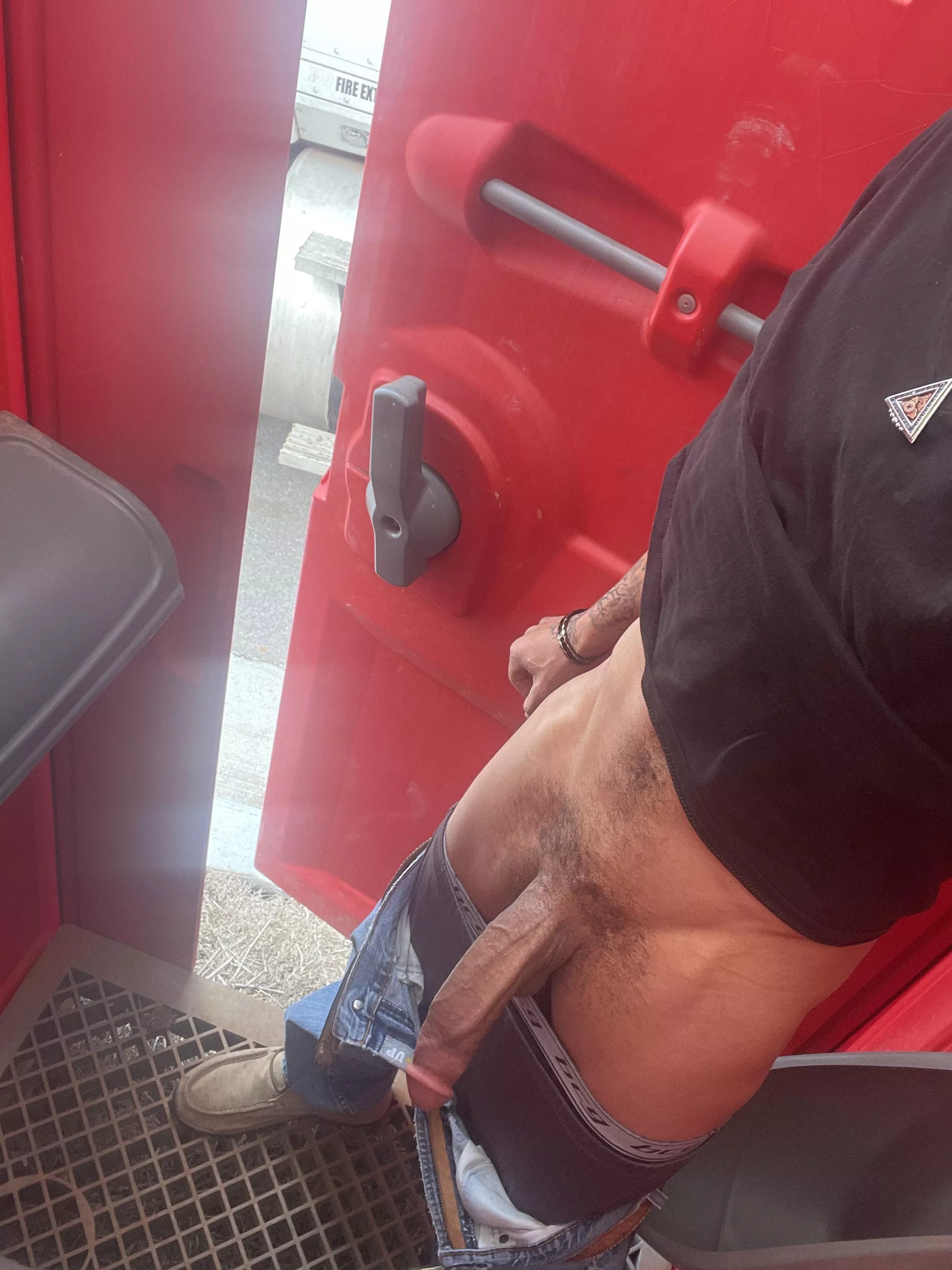 Knock knock ✊🏽 who is it 🫣