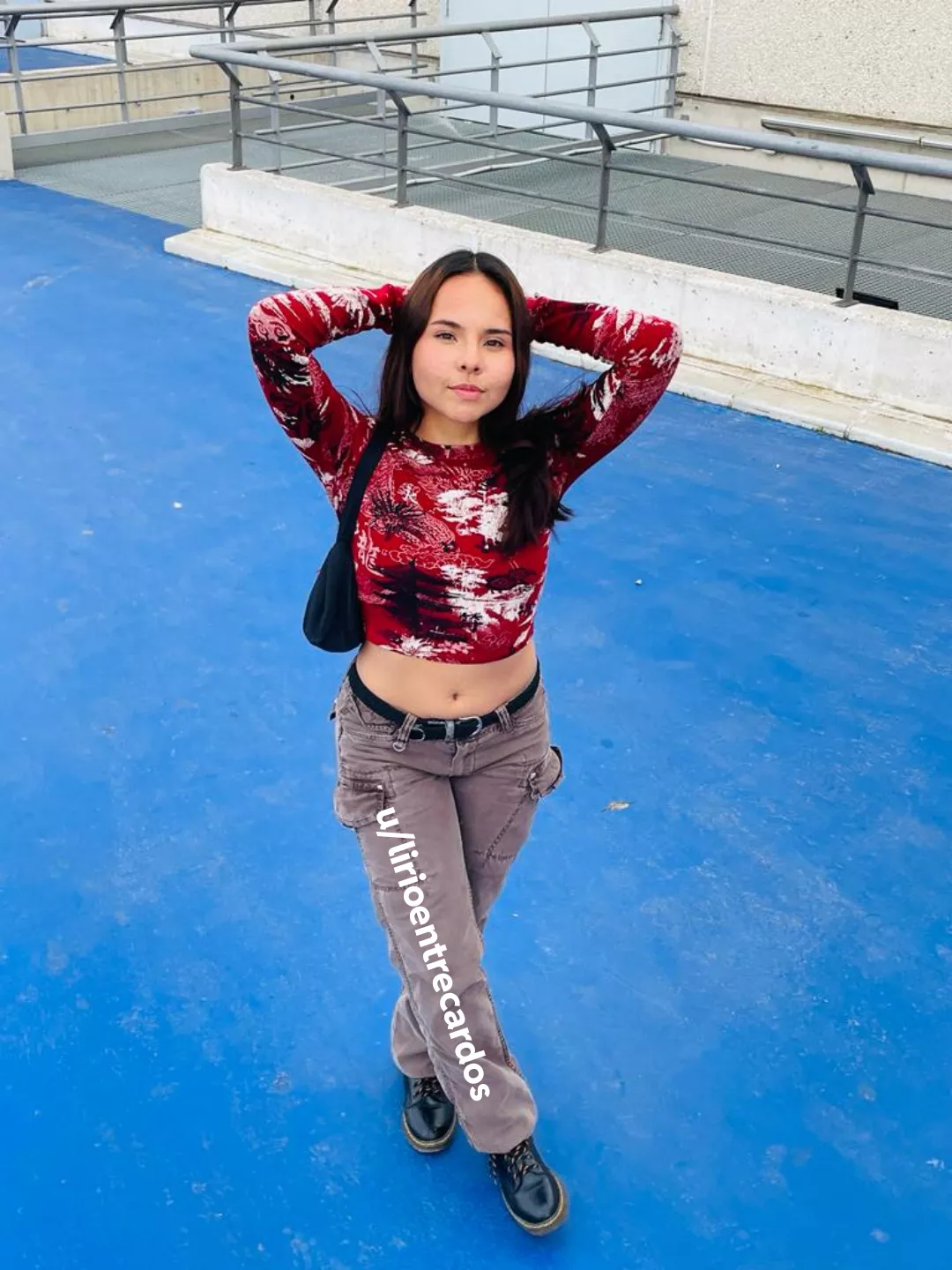 long sleeve crop top n low rise pants, what you think 💬