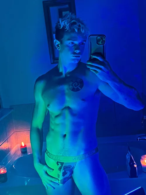 Love a nice pair of jockstraps 💚💙