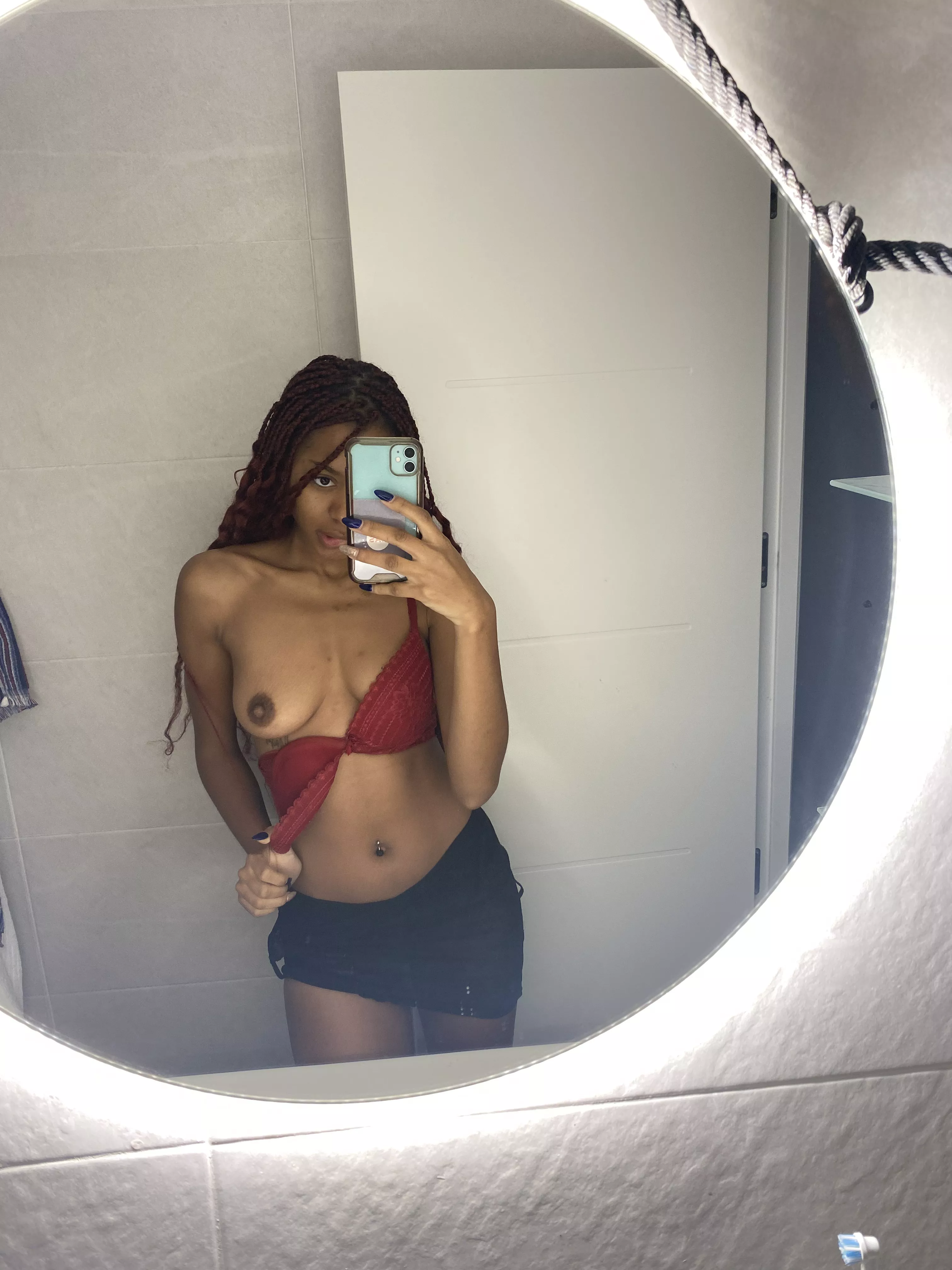 My eyes looking straight to you during pounding!