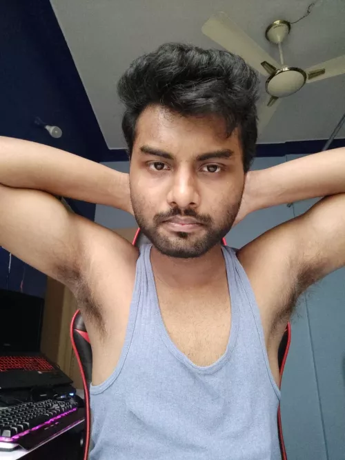 okay i am seriously back , how are my pits 😌?