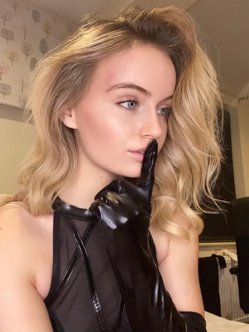 Shush whilst I’m talking 😈