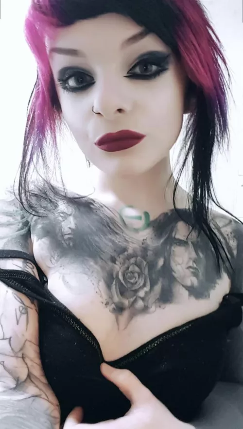 Tattooed sluts give the best head