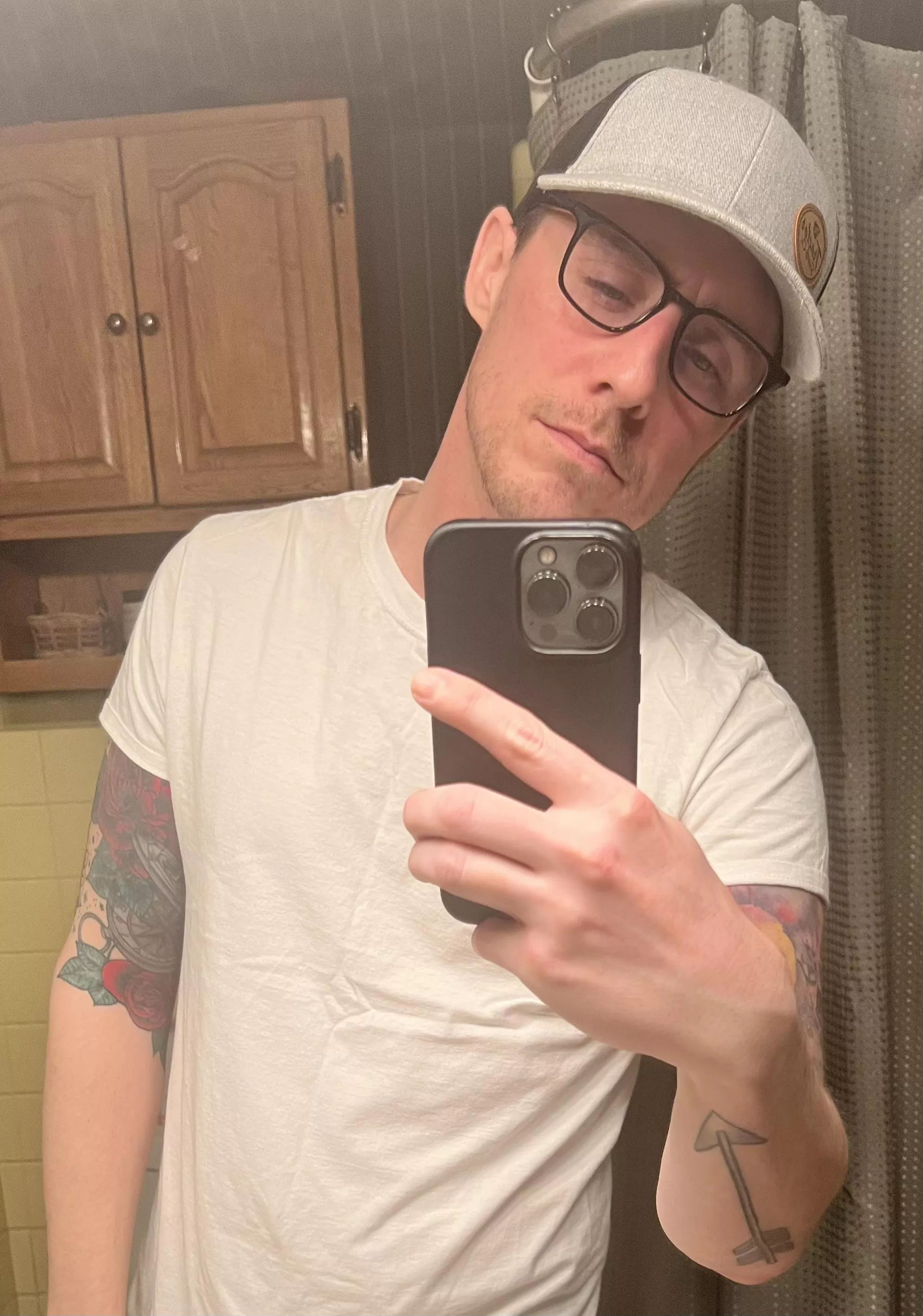 The mild bathroom selfie.