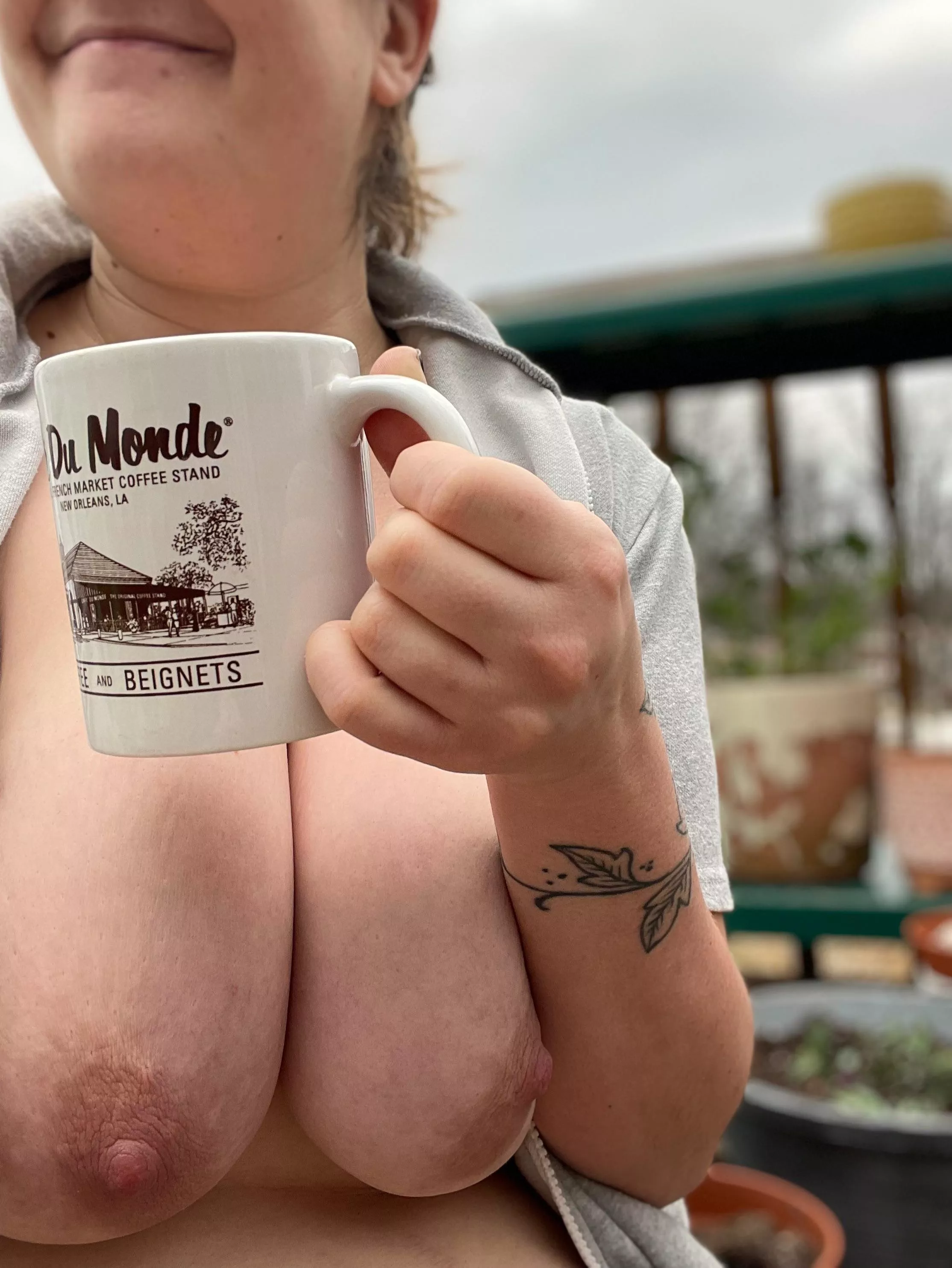 The smell before a thunderstorm is my favorite 🥰