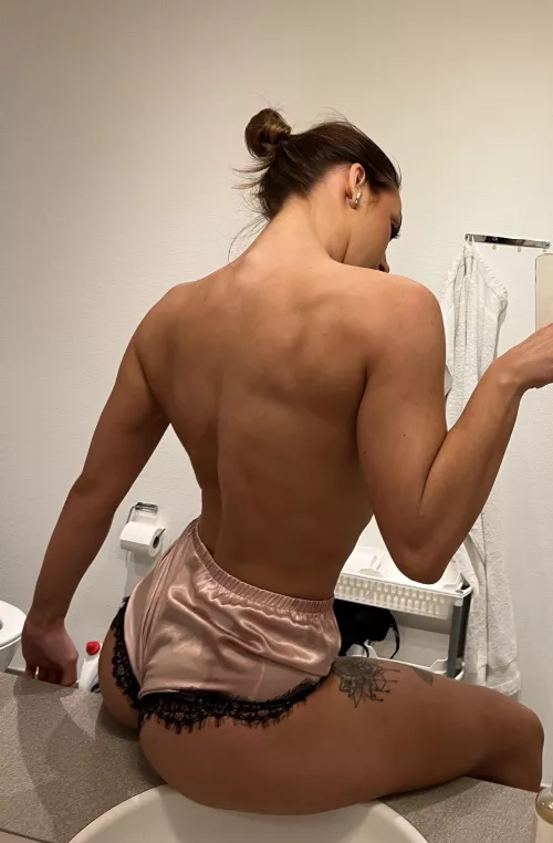 These are my actual gym shorts, would you dare to spot me?😈💦