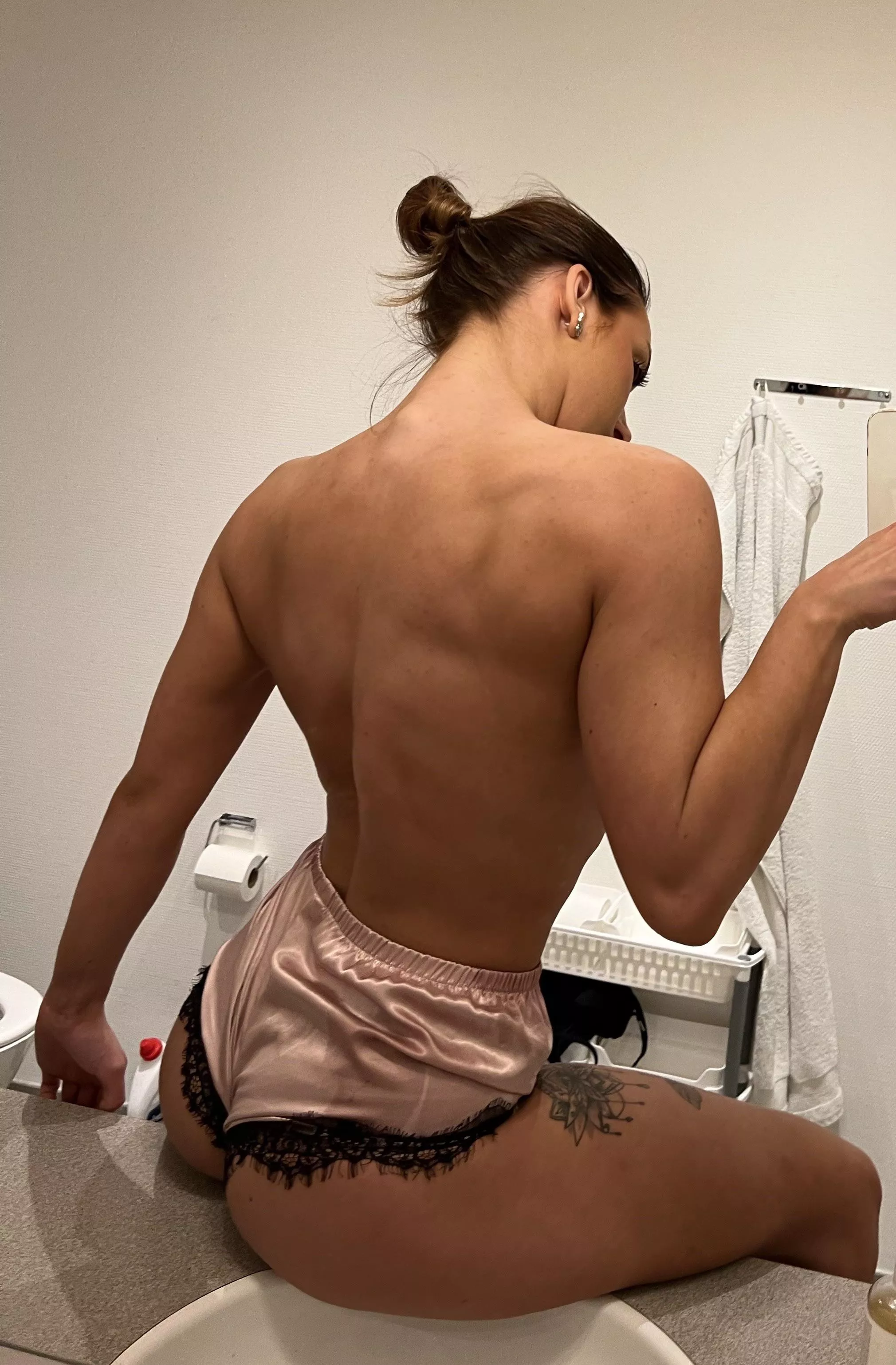 These are my actual gym shorts, would you dare to spot me?😈💦