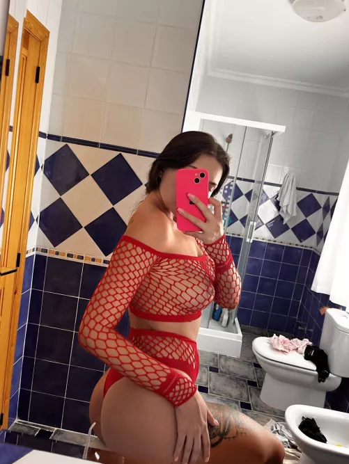 What is the fastest and easiest way to make a girl wet?