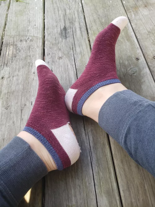 What's that? The smell of my socks airing out on this beautiful day is turning you on? Well go ahead and take a whiff. Don't be shy😘