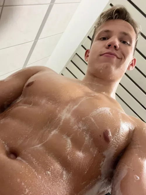 Who want to bath with me❤️❤️😈