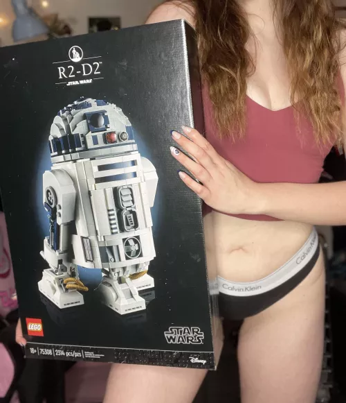 who wants to come build with me 😋