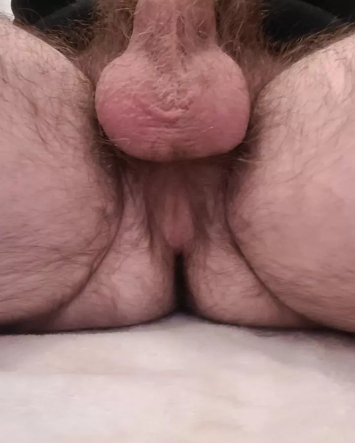 wishing my hairy ass was getting fucked...