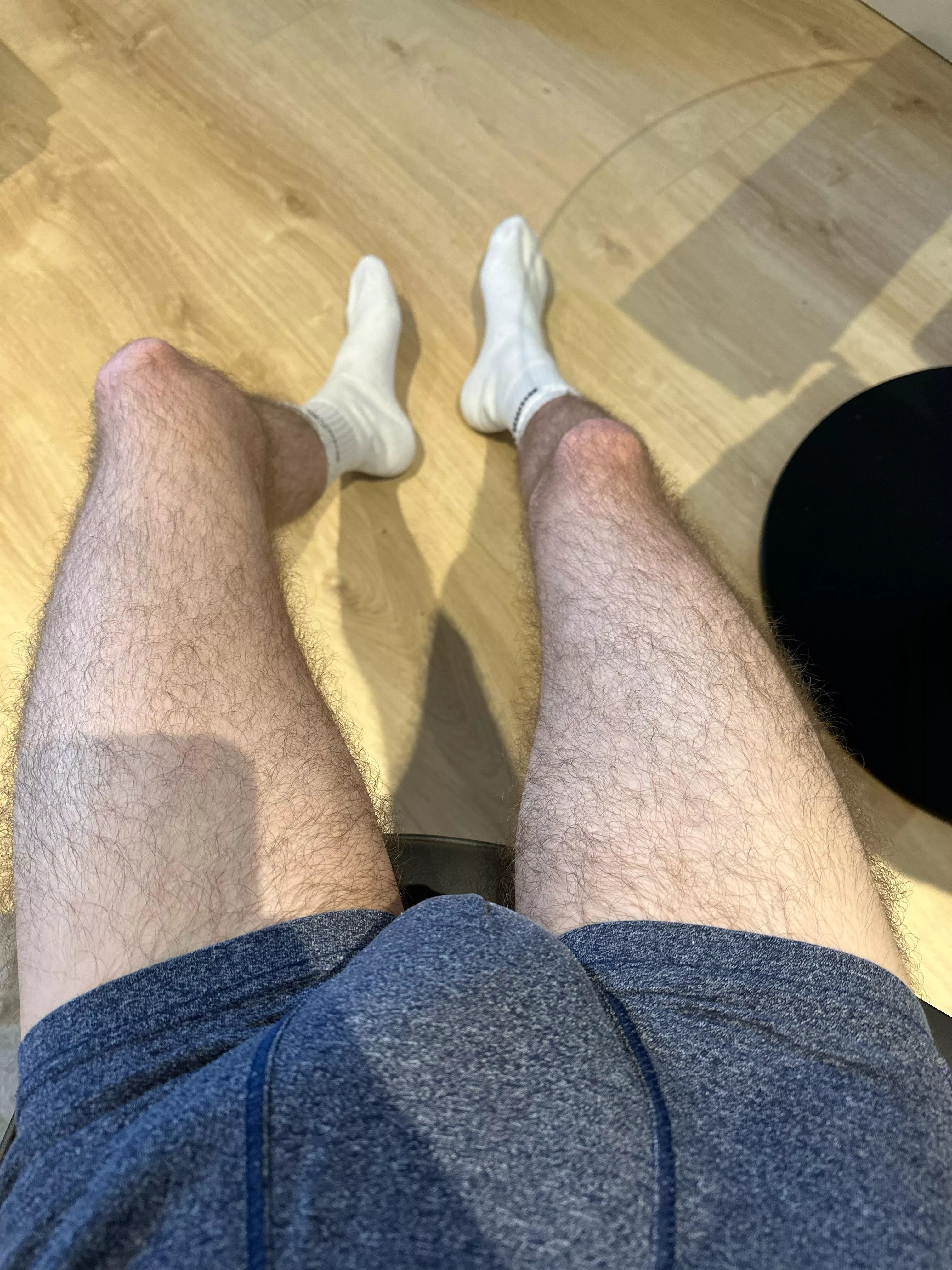 24M UK Someone wants to worship me, my legs, my socks and other stuff ? Sc: jerome123456