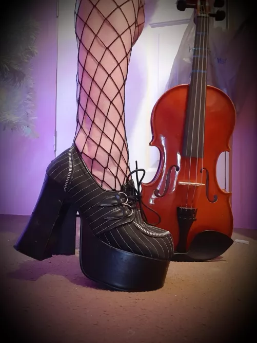 Alt girl heels 💗💕