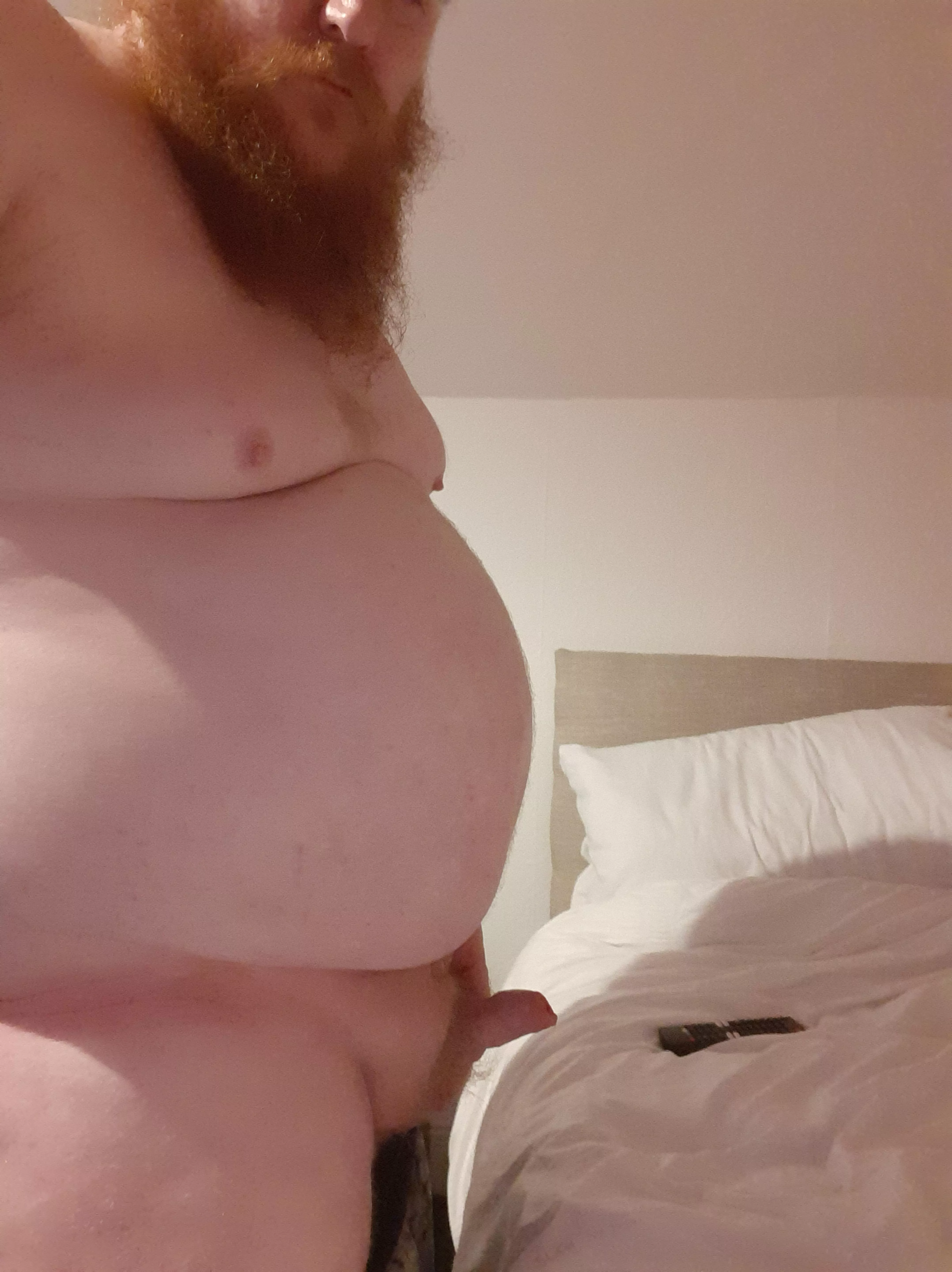 anyone near Leeds want to have fun with a bi curious chub
