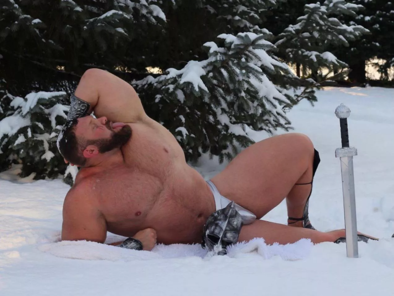 Anyone need me to warm them up? 😏