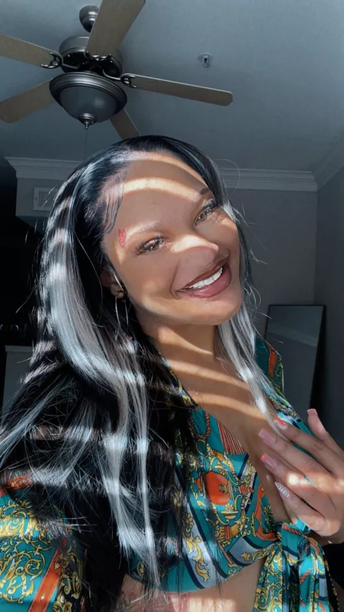 Buy and follow Sexylois11on reddit