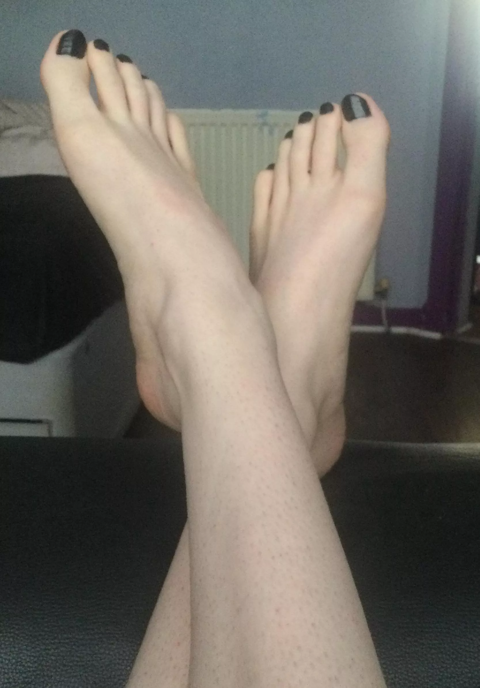 Do you love my feet? 🖤