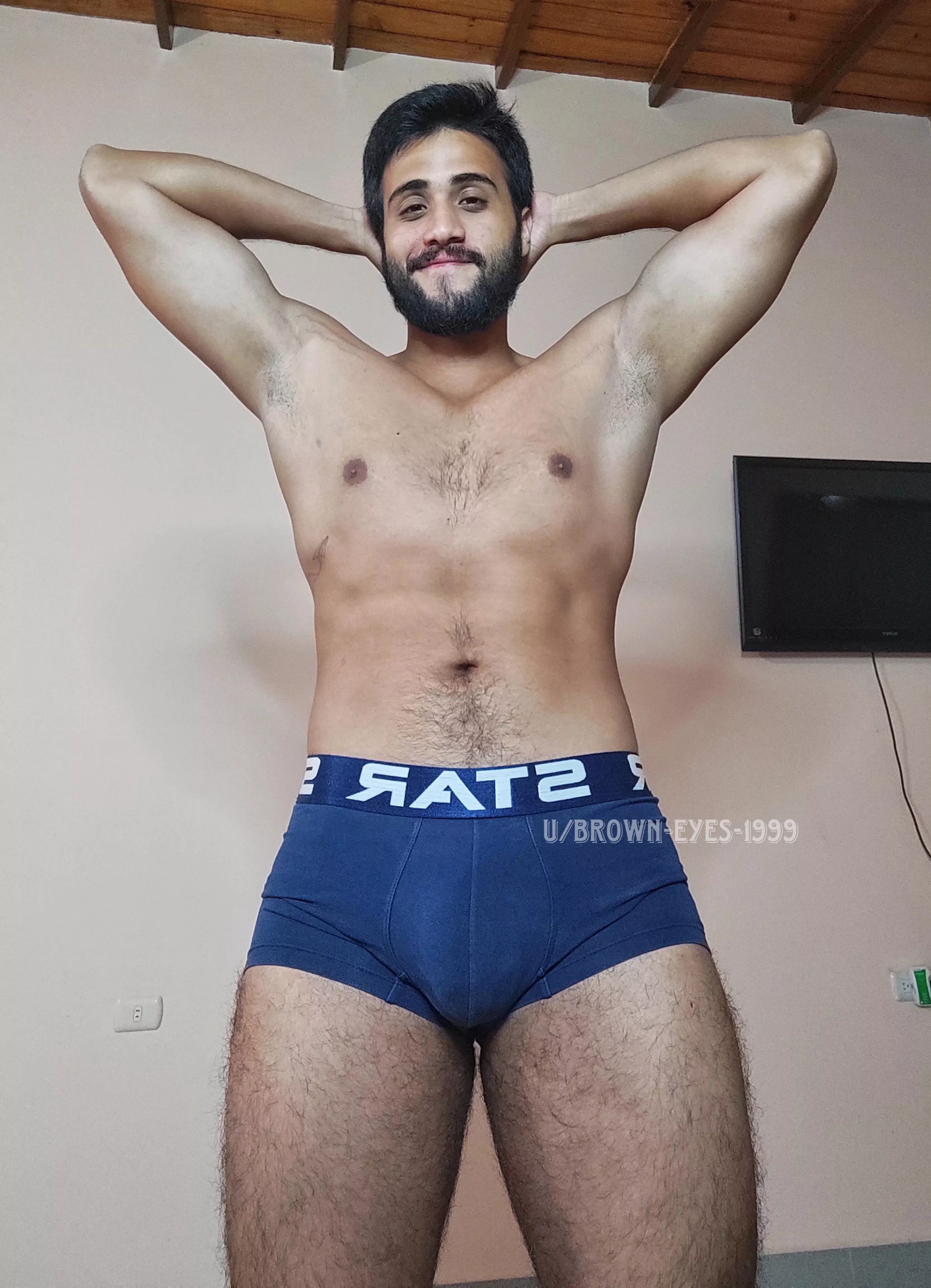 Hey bro wanna lick??