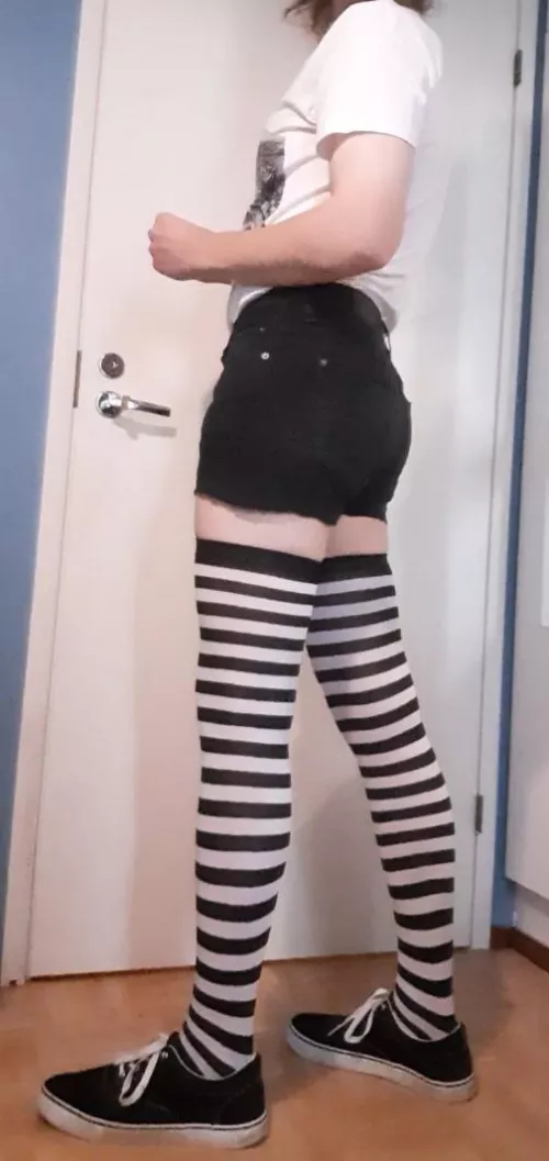 Hiii! Finally got new thigh highs, do they look nice?